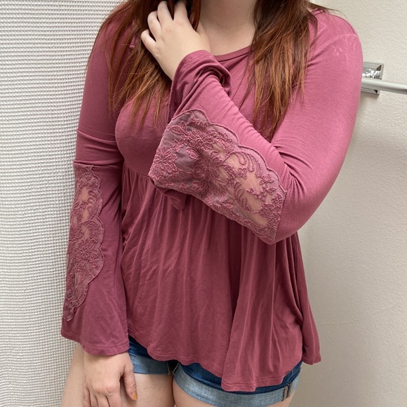 Women’s American Eagle Outfitters Pink Flare & Lace Sleeve, Open Back top. Sz S - Picture 4 of 12